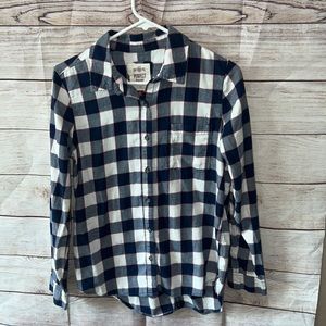 So perfectly soft woman’s medium flannel. Blue and white